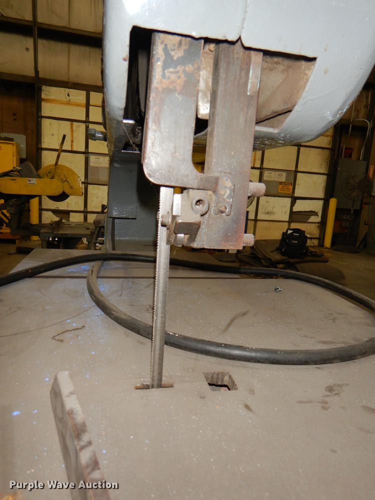 image for item FM9932 Do All V-36 bandsaw