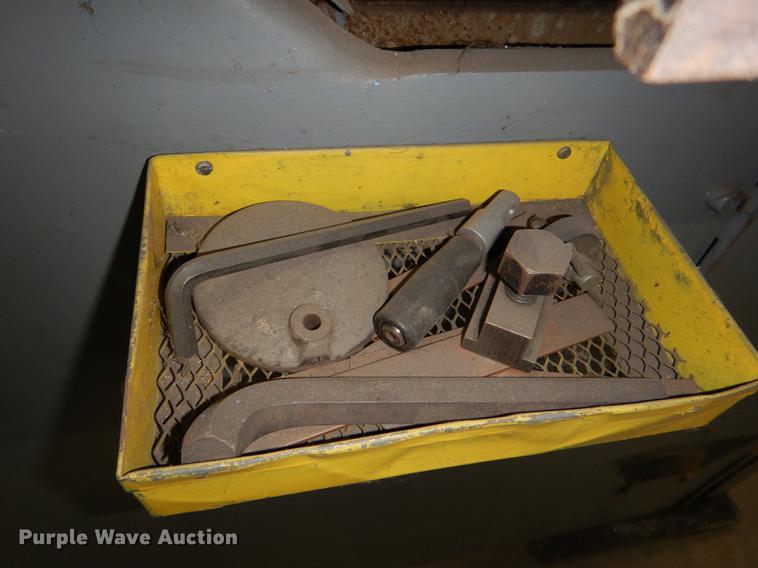 image for item FM9932 Do All V-36 bandsaw