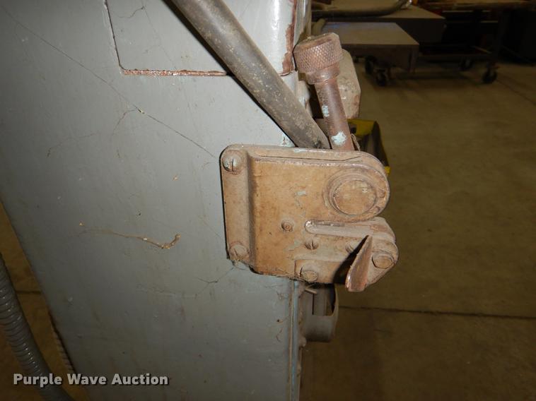 image for item FM9932 Do All V-36 bandsaw