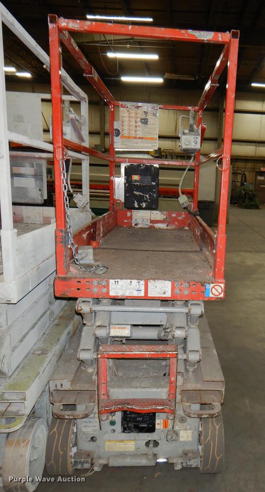 image for item FM9938 Skyjack SJIII 3219 scissor lift