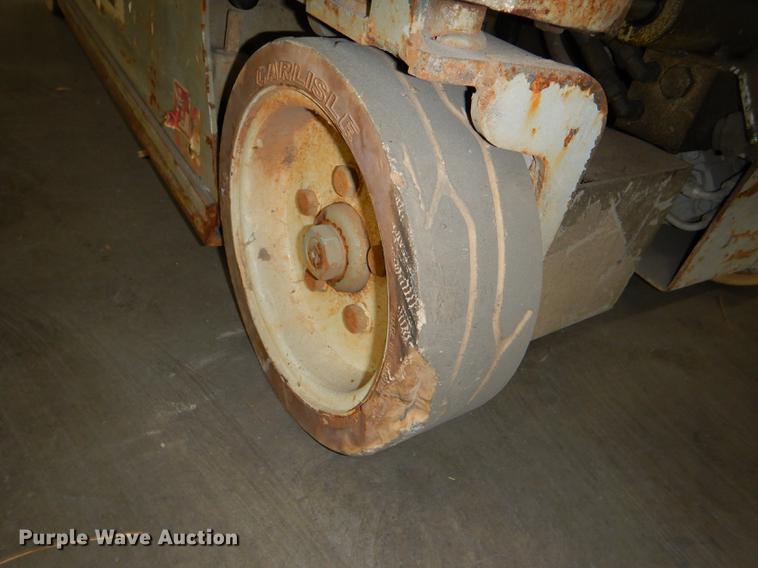 image for item FM9938 Skyjack SJIII 3219 scissor lift