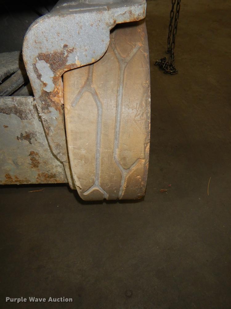 image for item FM9939 Skyjack SJIII 3219 scissor lift