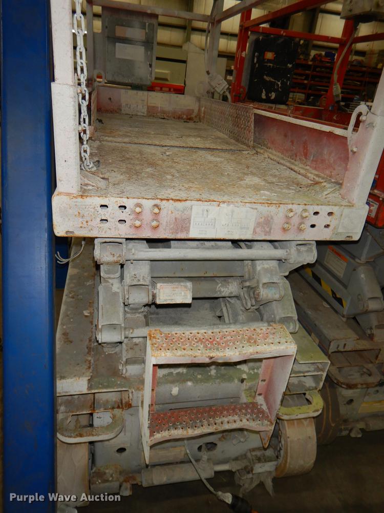 image for item FM9939 Skyjack SJIII 3219 scissor lift