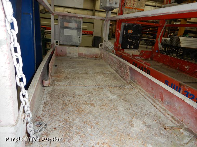 image for item FM9939 Skyjack SJIII 3219 scissor lift