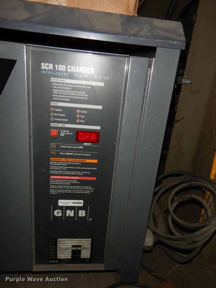 image for item FM9941 Caterpillar 2EC25 forklift