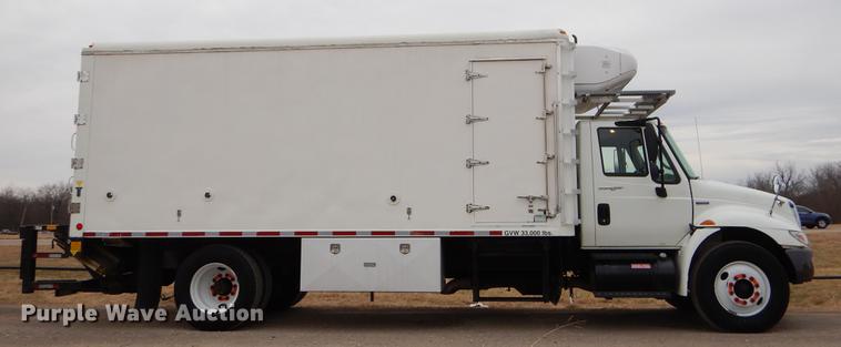 image for item FQ9628 2008 International 4300 refrigerated truck