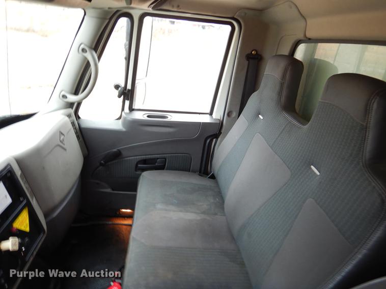 image for item FQ9628 2008 International 4300 refrigerated truck