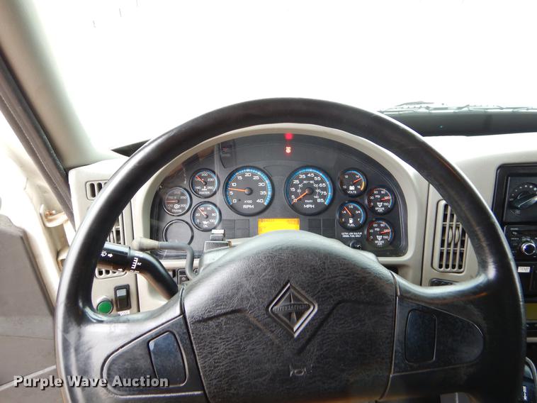 image for item FQ9628 2008 International 4300 refrigerated truck