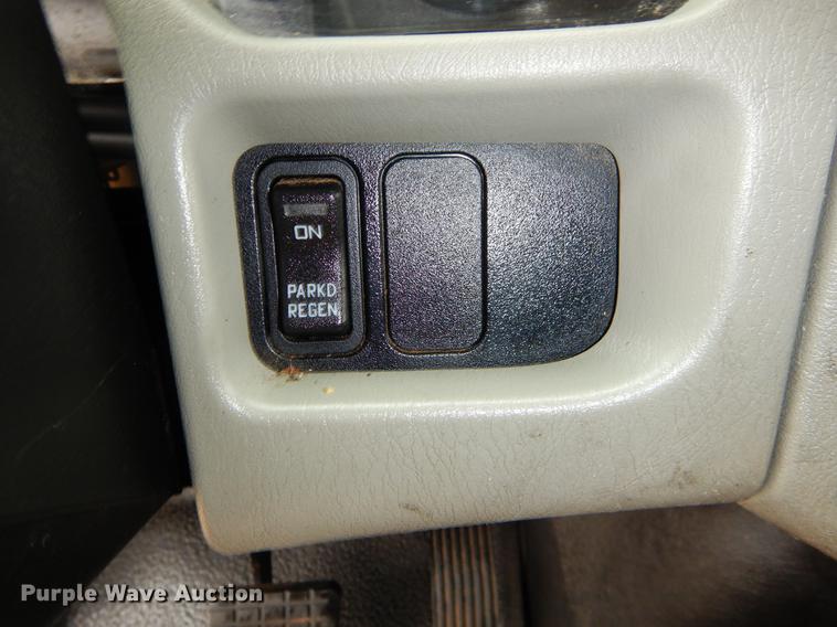 image for item FQ9628 2008 International 4300 refrigerated truck