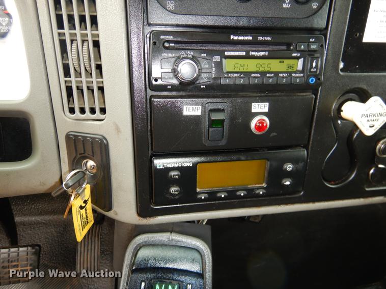 image for item FQ9628 2008 International 4300 refrigerated truck