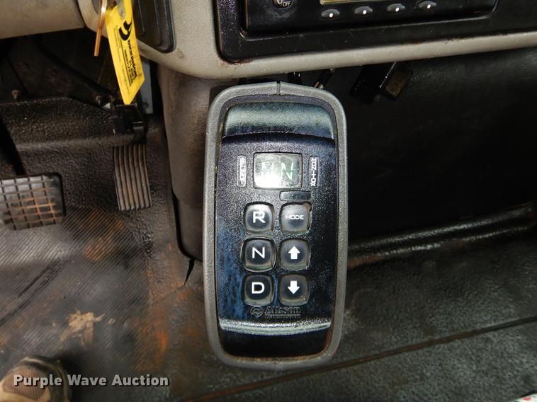 image for item FQ9628 2008 International 4300 refrigerated truck