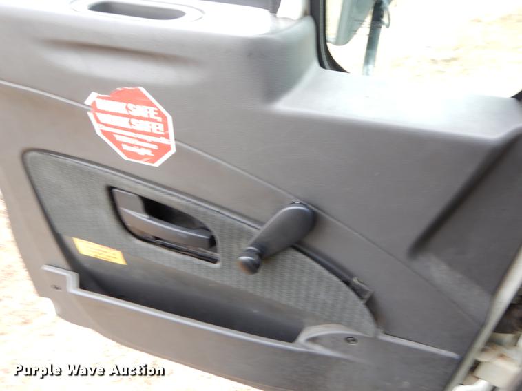 image for item FQ9628 2008 International 4300 refrigerated truck