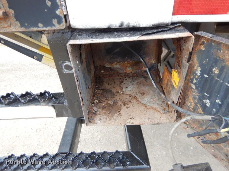 image for item FQ9628 2008 International 4300 refrigerated truck