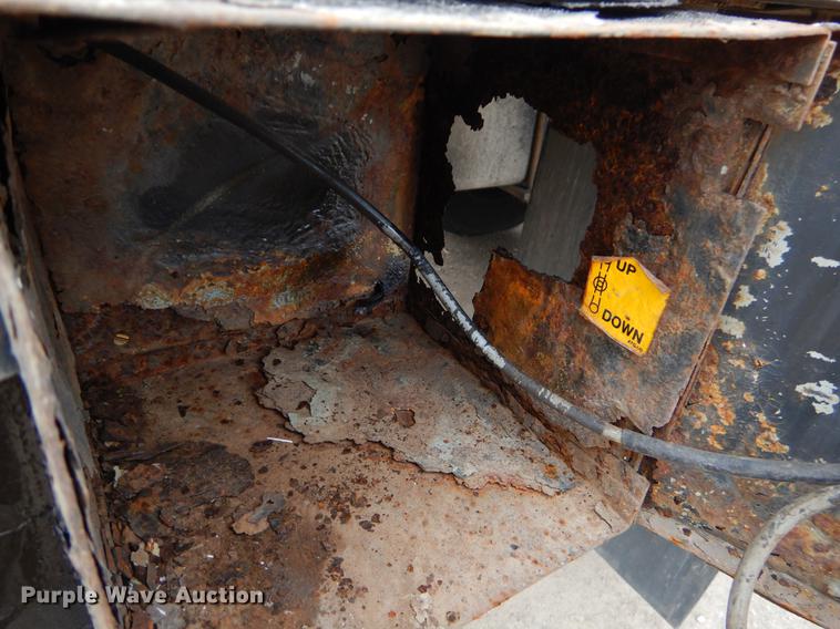 image for item FQ9628 2008 International 4300 refrigerated truck