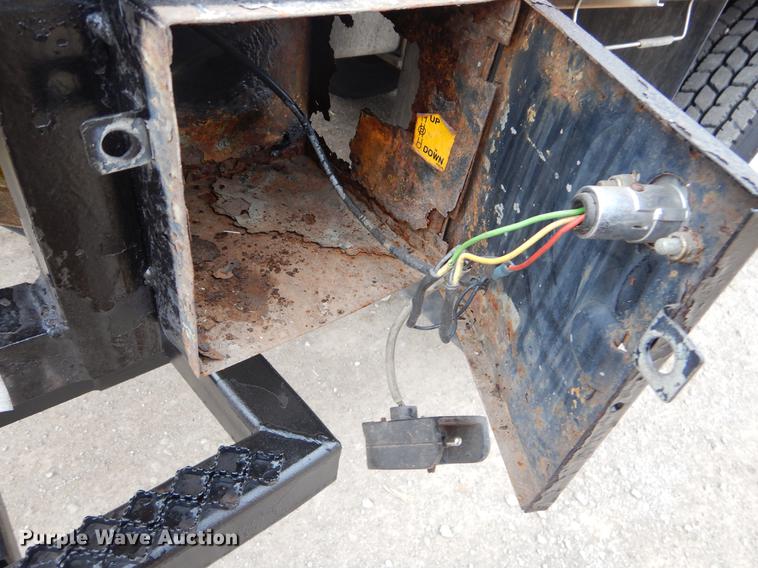 image for item FQ9628 2008 International 4300 refrigerated truck