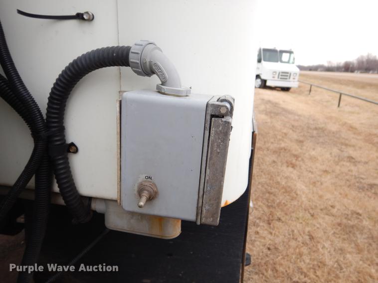 image for item FQ9628 2008 International 4300 refrigerated truck