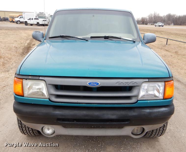 image for item FQ9629 1993 Ford Ranger STX SuperCab pickup truck