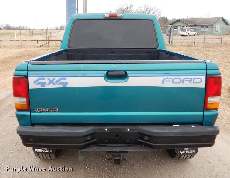 image for item FQ9629 1993 Ford Ranger STX SuperCab pickup truck