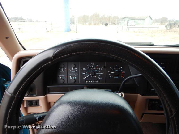 image for item FQ9629 1993 Ford Ranger STX SuperCab pickup truck