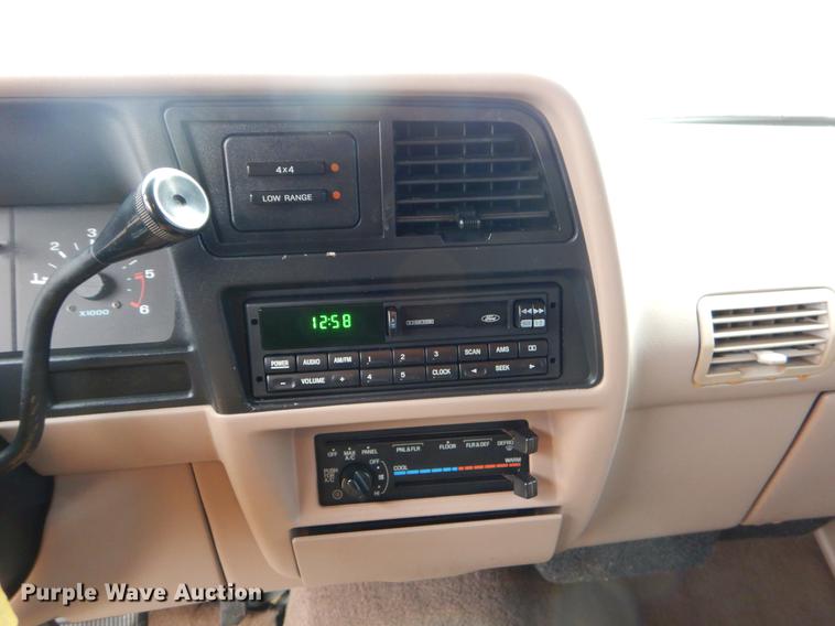 image for item FQ9629 1993 Ford Ranger STX SuperCab pickup truck