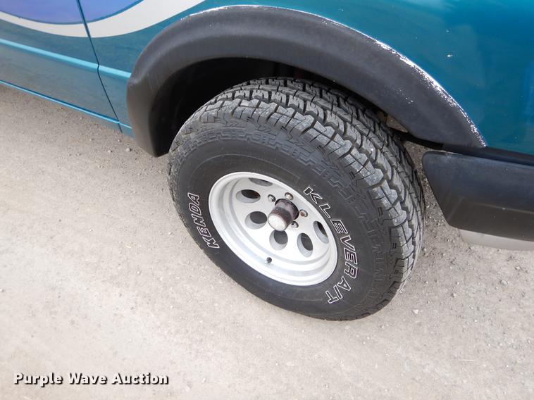 image for item FQ9629 1993 Ford Ranger STX SuperCab pickup truck