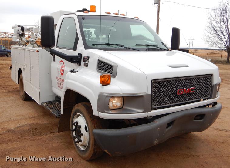 image for item FQ9640 2003 GMC C5500 service truck with crane