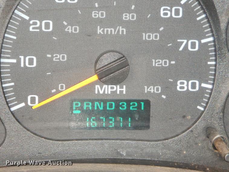 image for item FQ9640 2003 GMC C5500 service truck with crane