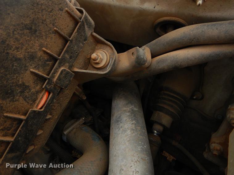 image for item FQ9640 2003 GMC C5500 service truck with crane