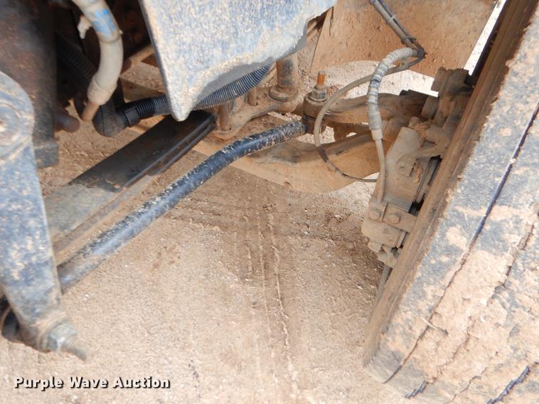 image for item FQ9640 2003 GMC C5500 service truck with crane