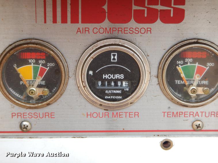 image for item FQ9640 2003 GMC C5500 service truck with crane