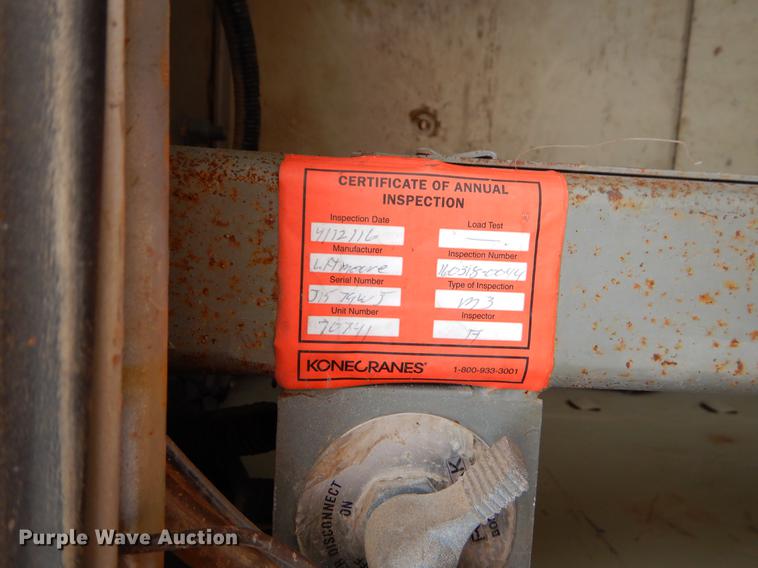 image for item FQ9640 2003 GMC C5500 service truck with crane