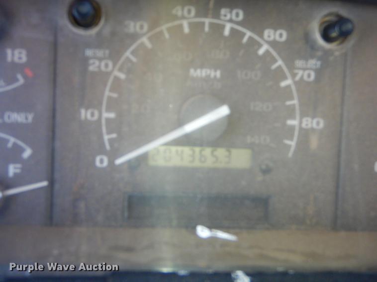 image for item FQ9650 1997 Ford F350 XL flatbed pickup truck