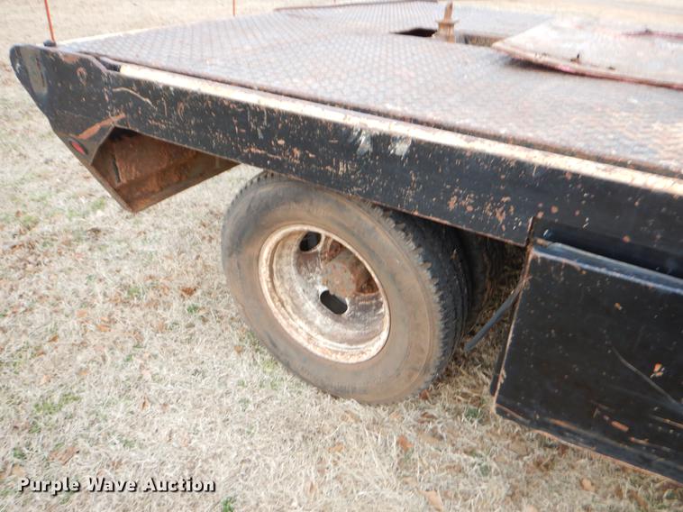 image for item FQ9650 1997 Ford F350 XL flatbed pickup truck