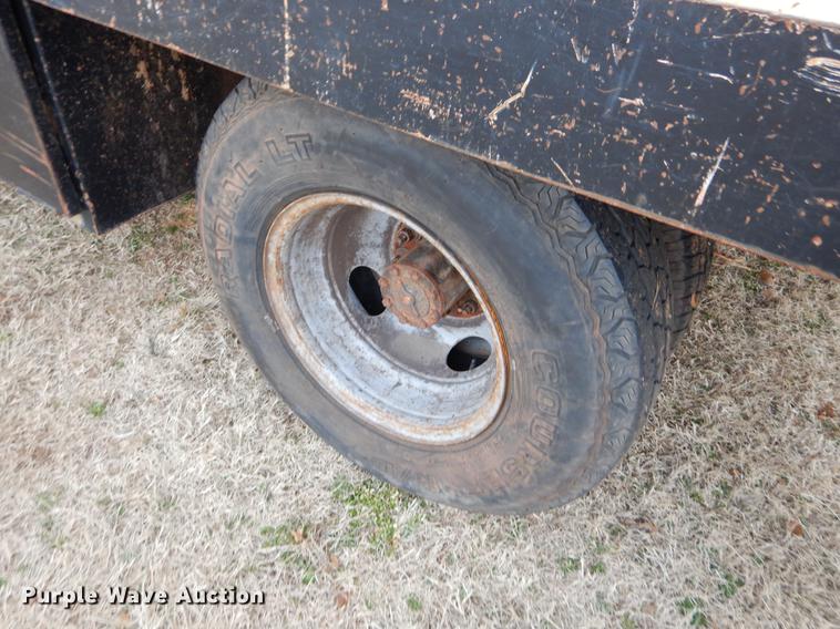 image for item FQ9650 1997 Ford F350 XL flatbed pickup truck