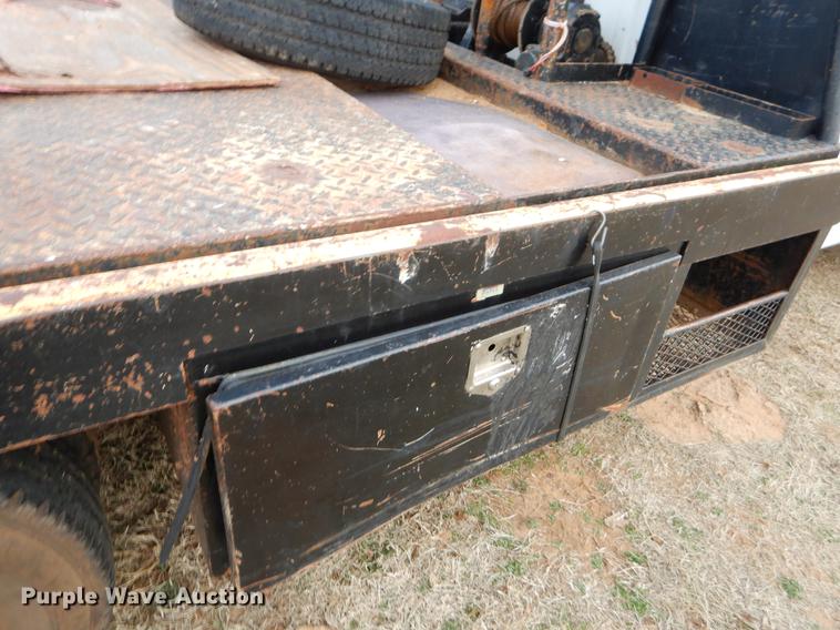 image for item FQ9650 1997 Ford F350 XL flatbed pickup truck