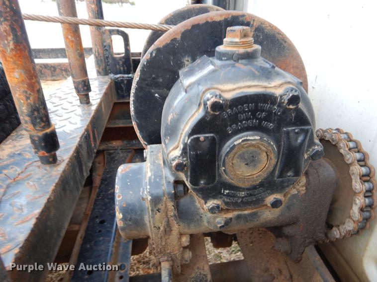 image for item FQ9650 1997 Ford F350 XL flatbed pickup truck