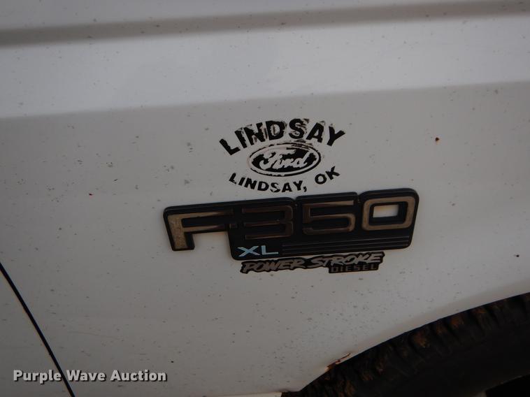 image for item FQ9650 1997 Ford F350 XL flatbed pickup truck