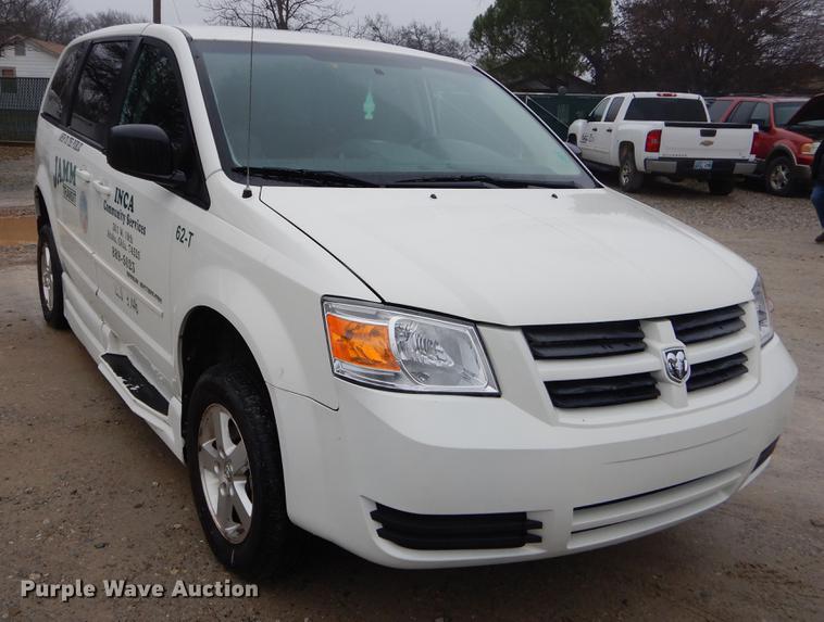 image for item FQ9651 2010 Dodge Grand Caravan van