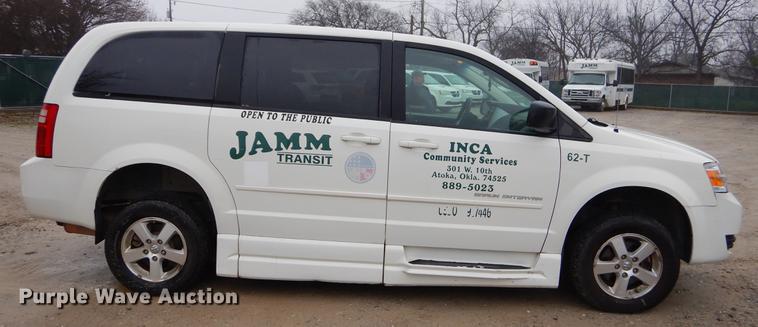 image for item FQ9651 2010 Dodge Grand Caravan van