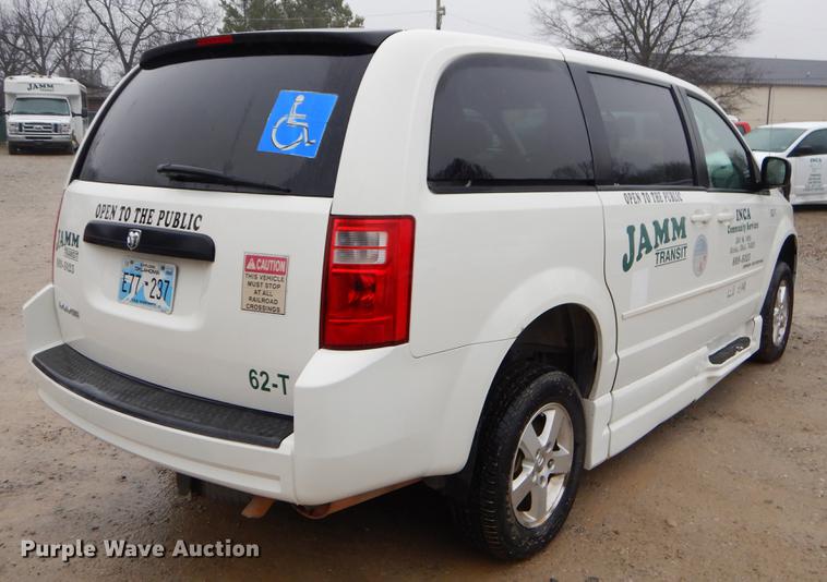 image for item FQ9651 2010 Dodge Grand Caravan van