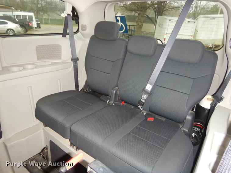 image for item FQ9651 2010 Dodge Grand Caravan van