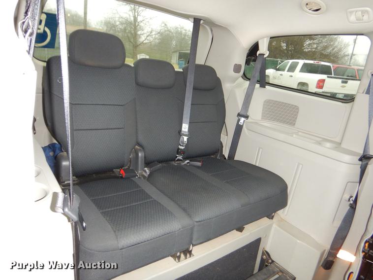 image for item FQ9651 2010 Dodge Grand Caravan van