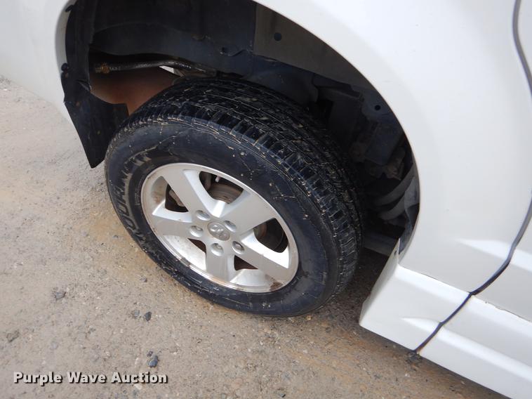 image for item FQ9651 2010 Dodge Grand Caravan van