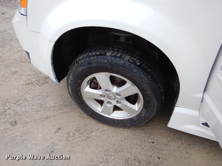 image for item FQ9651 2010 Dodge Grand Caravan van