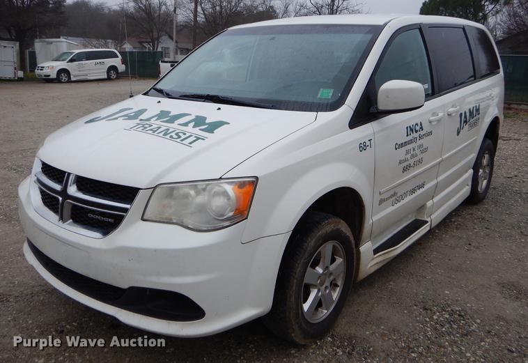 image for item FQ9652 2011 Dodge Grand Caravan van