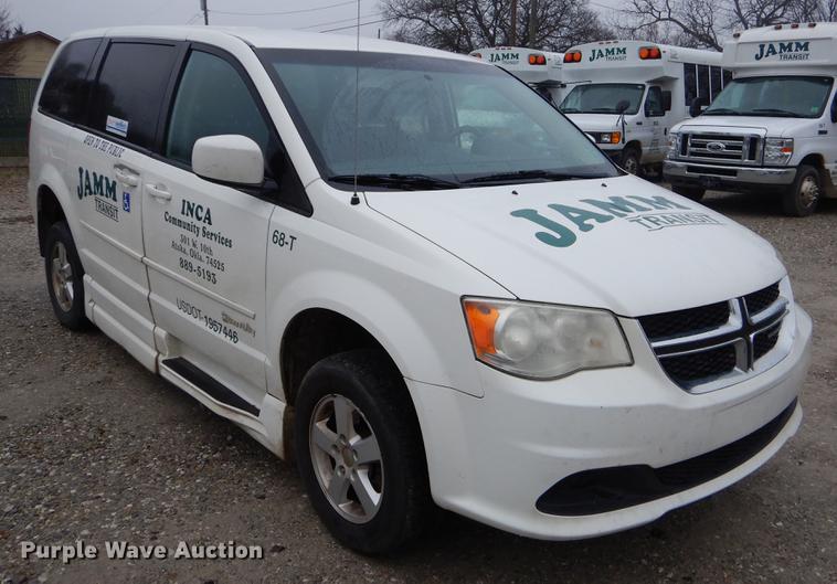 image for item FQ9652 2011 Dodge Grand Caravan van