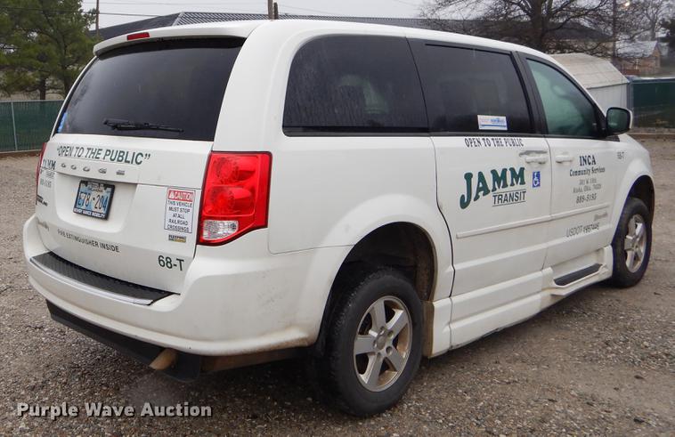 image for item FQ9652 2011 Dodge Grand Caravan van