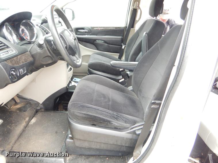 image for item FQ9652 2011 Dodge Grand Caravan van