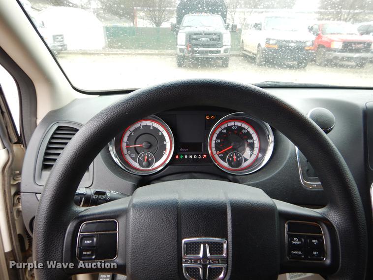 image for item FQ9652 2011 Dodge Grand Caravan van