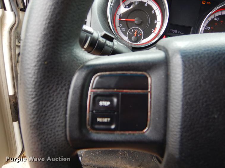 image for item FQ9652 2011 Dodge Grand Caravan van